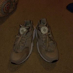 Nike Huaraches run gs